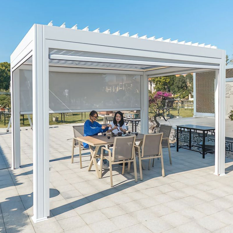 Aluminiozko teilatupeko pergola erretiragarri motorizatua